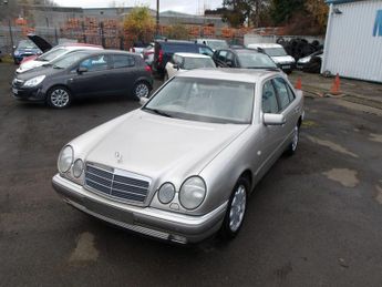 Mercedes-Benz E Class 3.2 E320 Elegance 4dr