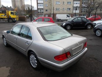 Mercedes-Benz E Class 3.2 E320 Elegance 4dr