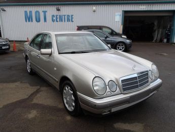 Mercedes-Benz E Class 3.2 E320 Elegance 4dr
