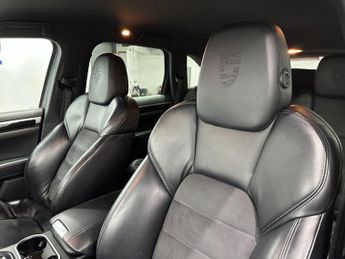 Porsche Cayenne 3.0 V6 E-Hybrid S Platinum Edition TiptronicS 4WD Euro 6 (s/s) 5