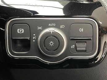 Mercedes-Benz A Class 1.3 A180h MHEV AMG Line (Premium Plus) 7G-DCT Euro 6 (s/s) 5dr