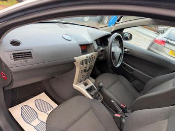 Vauxhall Astra 1.4i 16v Life 5dr