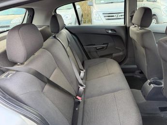 Vauxhall Astra 1.4i 16v Life 5dr