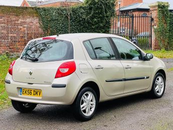 Renault Clio 1.6 VVT Privilege 5dr