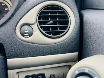 Renault Clio 1.6 VVT Privilege 5dr