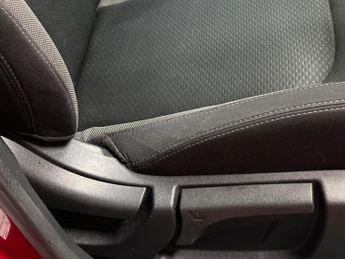 Nissan Qashqai 1.2 DIG-T N-Connecta XTRON Euro 6 (s/s) 5dr