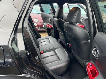 Nissan Juke 1.6 Tekna SUV 5dr Petrol XTRON Euro 5 (117 ps)