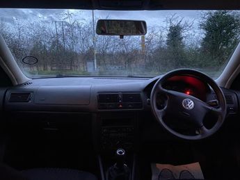 Volkswagen Golf 1.6 S 5dr