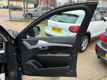 Volvo XC90 2.0h T8 Twin Engine 10.4kWh Momentum Pro Auto 4WD Euro 6 (s/s) 5