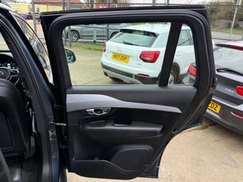 Volvo XC90 2.0h T8 Twin Engine 10.4kWh Momentum Pro Auto 4WD Euro 6 (s/s) 5