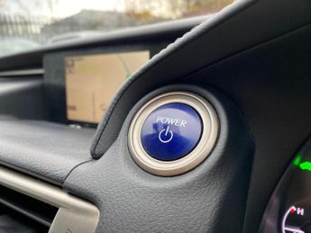 Lexus IS 2.5 300h Executive Edition E-CVT Euro 5 (s/s) 4dr