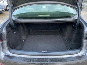 Lexus IS 2.5 300h Executive Edition E-CVT Euro 5 (s/s) 4dr