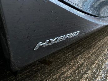 Lexus IS 2.5 300h Executive Edition E-CVT Euro 5 (s/s) 4dr