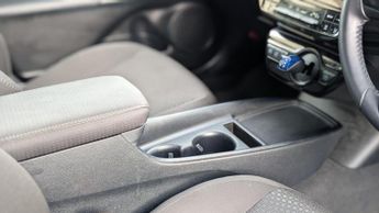 Toyota Prius Toyota Prius 1,790 CC  Hybrid