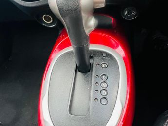 Nissan Juke 1.6 Tekna XTRON Euro 5 5dr