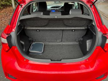 Toyota Yaris 1.5 VVT-h Y20 Bi-tone E-CVT Euro 6 (s/s) 5dr