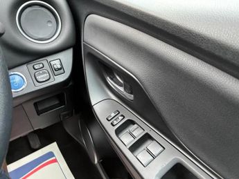 Toyota Yaris 1.5 VVT-h Excel E-CVT Euro 6 5dr (15in Alloy)