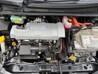 Toyota Yaris 1.5 VVT-h Excel E-CVT Euro 6 5dr (15in Alloy)