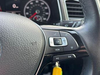 Volkswagen T-Roc 1.5 TSI EVO Design DSG Euro 6 (s/s) 5dr