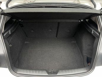 BMW 1 Series 2.0 120d SE Auto Euro 5 (s/s) 5dr