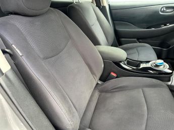 Nissan Leaf 24kWh Acenta Auto 5dr