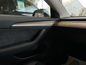 Tesla Model 3 STANDARD RANGE +