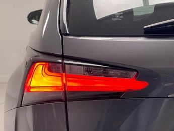 Lexus NX 2.5 300h Premier E-CVT 4WD Euro 6 (s/s) 5dr