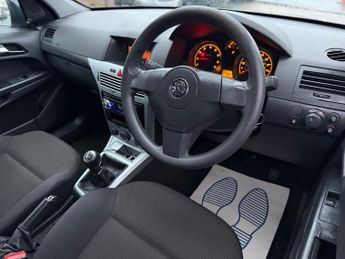 Vauxhall Astra 1.4i 16v Life 5dr