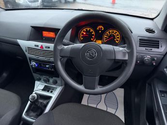 Vauxhall Astra 1.4i 16v Life 5dr