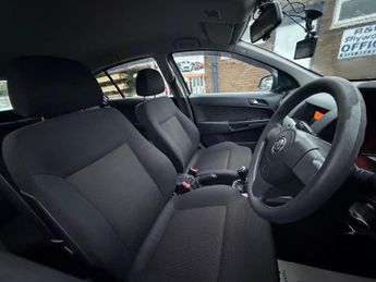 Vauxhall Astra 1.4i 16v Life 5dr