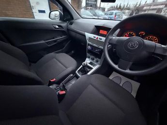 Vauxhall Astra 1.4i 16v Life 5dr