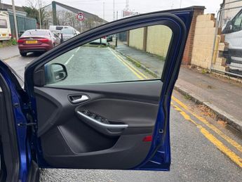 Ford Focus 1.6 Titanium Navigator Powershift Euro 5 5dr