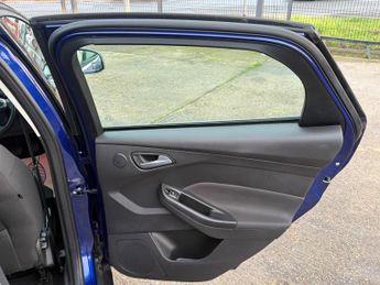 Ford Focus 1.6 Titanium Navigator Powershift Euro 5 5dr