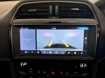 Jaguar F-PACE 2.0 D180 Chequered Flag SUV 5dr Diesel Auto AWD Euro 6 (s/s) (18