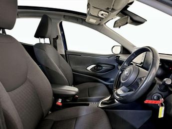 Toyota Yaris 1.5 VVT-h Design Hatchback 5dr Petrol Hybrid E-CVT Euro 6 (s/s) 