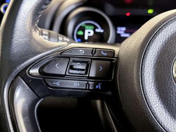 Toyota Yaris 1.5 VVT-h Design Hatchback 5dr Petrol Hybrid E-CVT Euro 6 (s/s) 