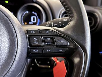 Toyota Yaris 1.5 VVT-h Design Hatchback 5dr Petrol Hybrid E-CVT Euro 6 (s/s) 