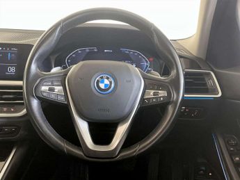 BMW 3 Series 2.0 330e 12kWh SE Pro Touring 5dr Petrol Plug-in Hybrid Auto Eur