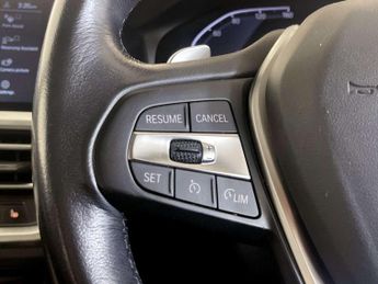 BMW 3 Series 2.0 330e 12kWh SE Pro Touring 5dr Petrol Plug-in Hybrid Auto Eur