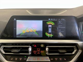 BMW 3 Series 2.0 330e 12kWh SE Pro Touring 5dr Petrol Plug-in Hybrid Auto Eur