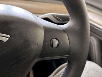 Tesla Model 3 Standard Range Plus Saloon 4dr Electric Auto RWD (241 bhp)