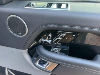 LAND ROVER RANGE ROVER 3.0 TD V6 Vogue SUV 5dr Diesel Auto 4WD Euro 6 (s/s) (258 ps) **