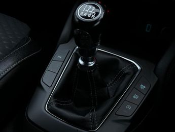 Ford Focus 1.0T EcoBoost Titanium X Euro 6 (s/s) 5dr