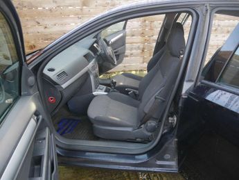 Vauxhall Astra 1.4i 16v Club Hatchback 5dr Petrol Manual (146 g/km, 89 bhp)