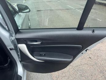 BMW 1 Series 1.6 118i SE Auto Euro 5 (s/s) 5dr