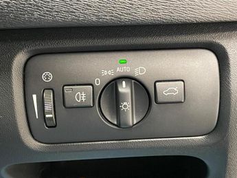 Volvo V40 Cross Country 1.5 T3 Pro Auto Euro 6 (s/s) 5dr