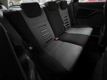 Ford Focus 1.6 Zetec 5dr