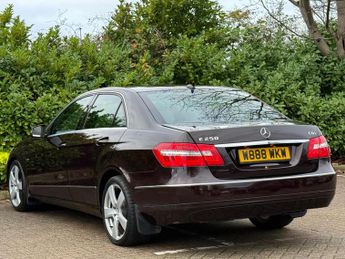 Mercedes-Benz E Class 2.1 E250 CDI BlueEfficiency Avantgarde Tiptronic Euro 5 4dr
