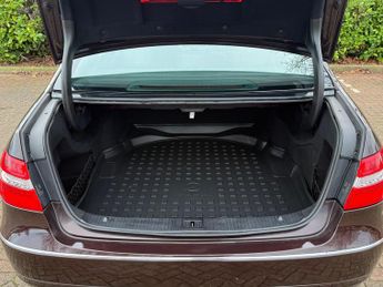 Mercedes-Benz E Class 2.1 E250 CDI BlueEfficiency Avantgarde Tiptronic Euro 5 4dr