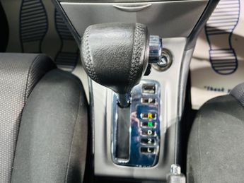 Toyota Corolla 1.6 VVT-i Colour Collection 5dr